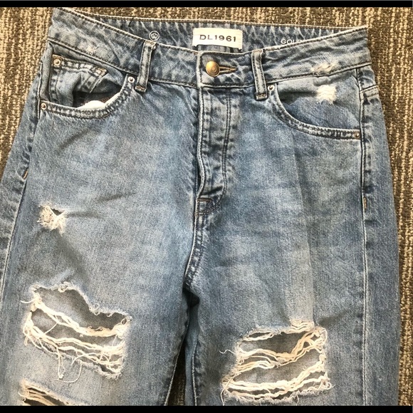 DL1961 Hi Rise Boyfriend Goldie Shredded Destroyed to Perfection Ankle Jeans 26 - Picture 3 of 7